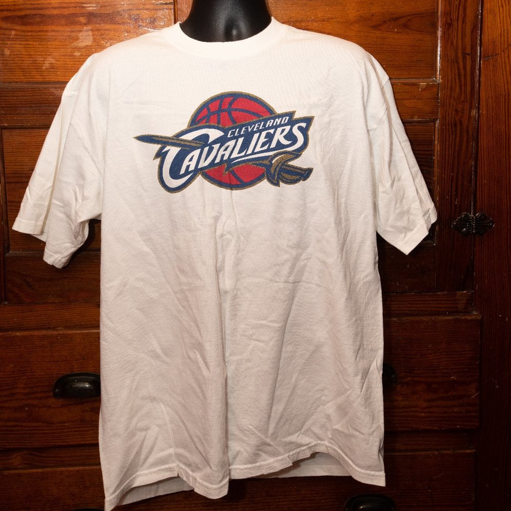 Gildan white XL Cleveland Cavaliers tee shirt